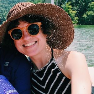 Meet your Posher, Carrie